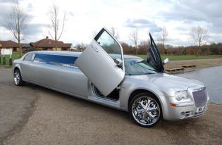 Chrysler C300 Limo hire Bedford